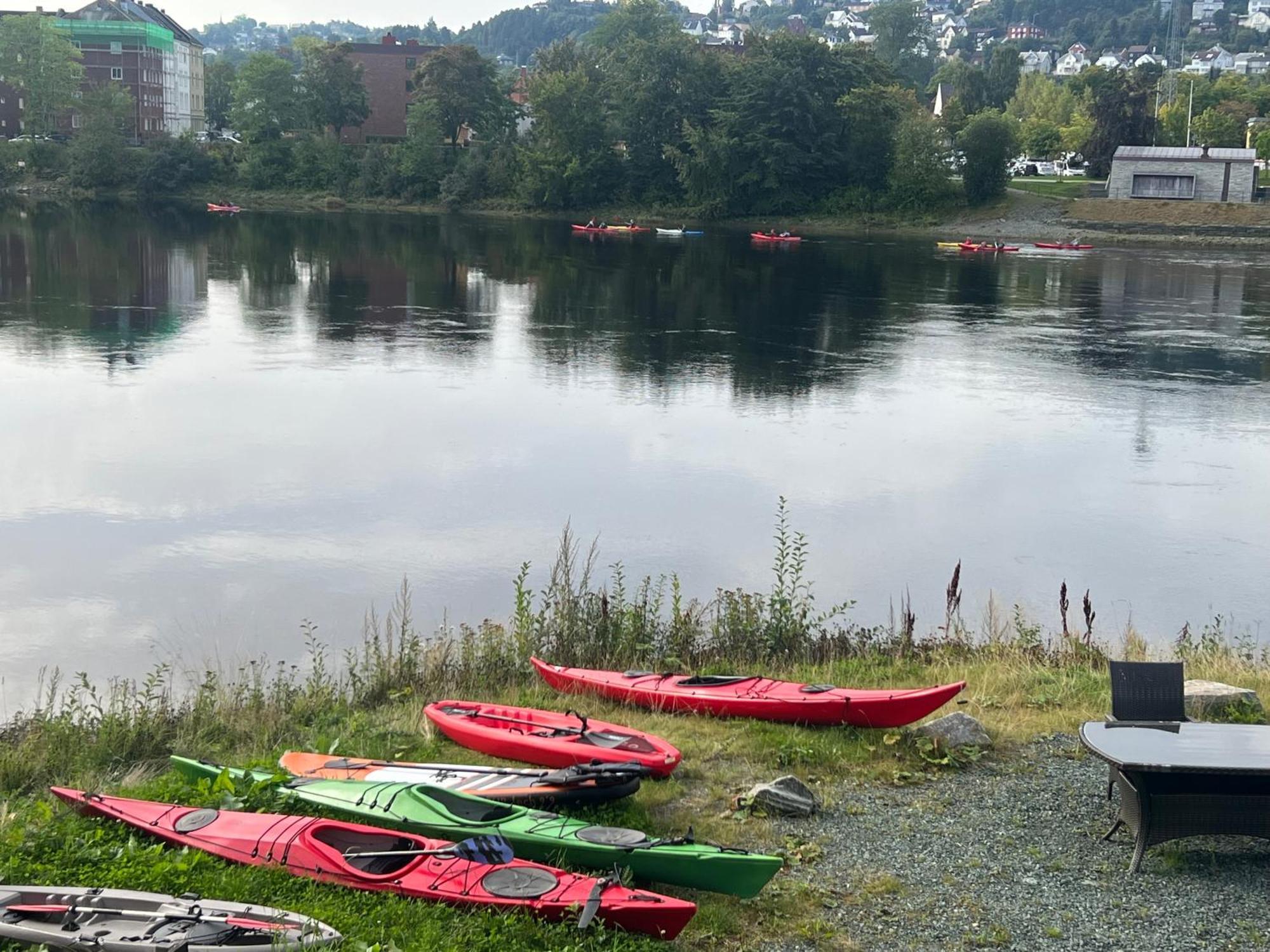 Unik Plass Ved Nidelva Trondheim Eksteriør billede